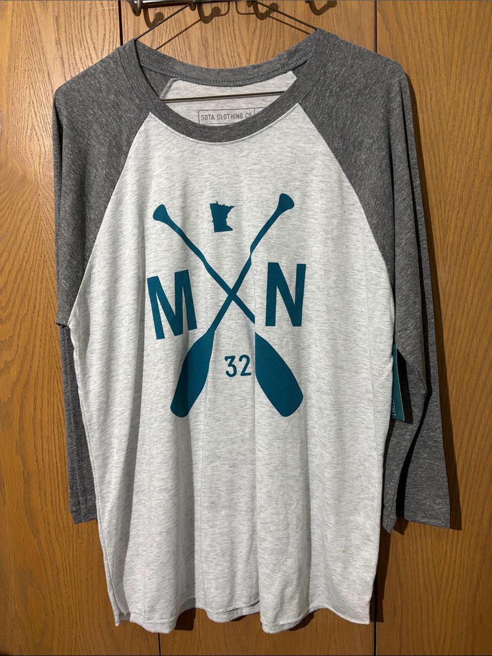 SOTA MN Paddle Graphic Raglan baseball Tee - Teal on Light Gray NWT Meduim